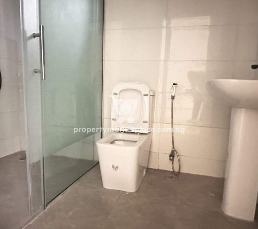 Luxurious & nicely finished 5 bedroom terrace duplex with Bq