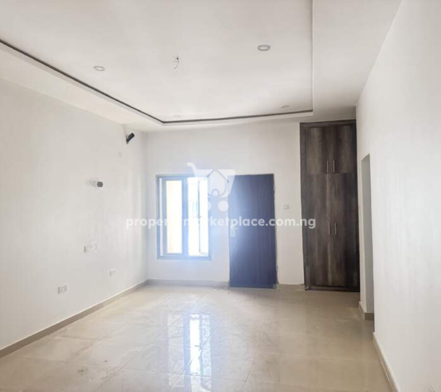 Luxurious & nicely finished 5 bedroom terrace duplex with Bq
