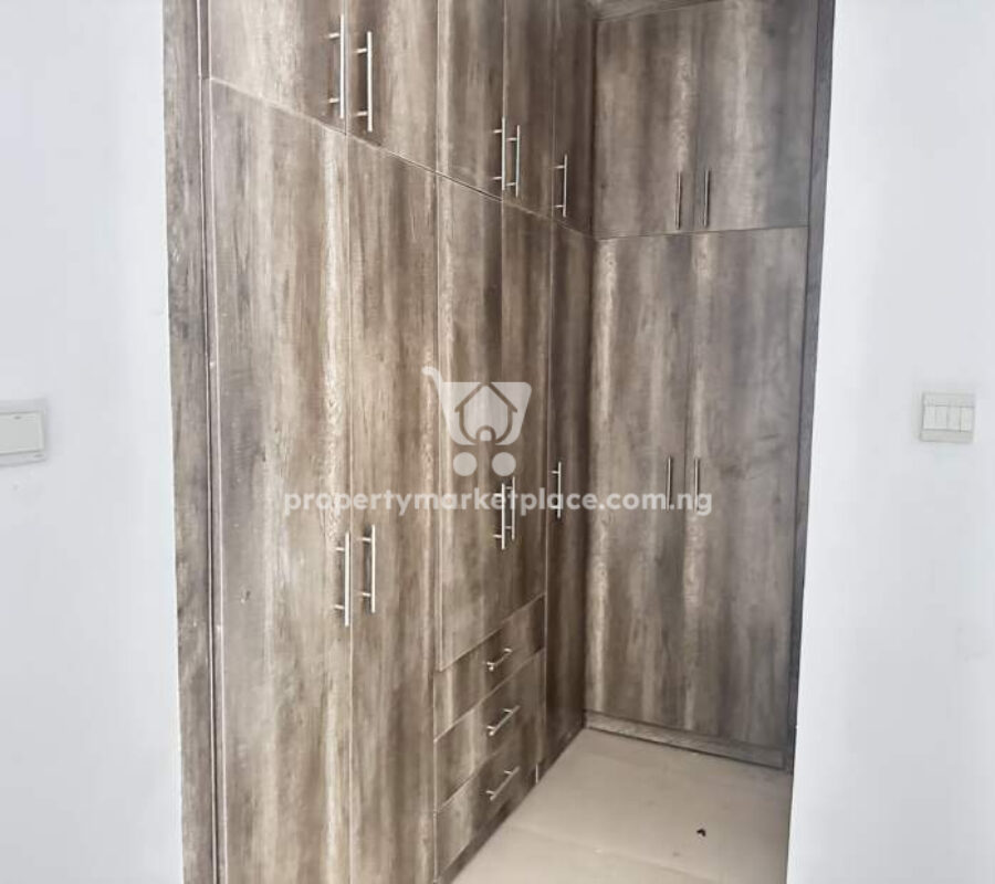 Luxurious & nicely finished 5 bedroom terrace duplex with Bq