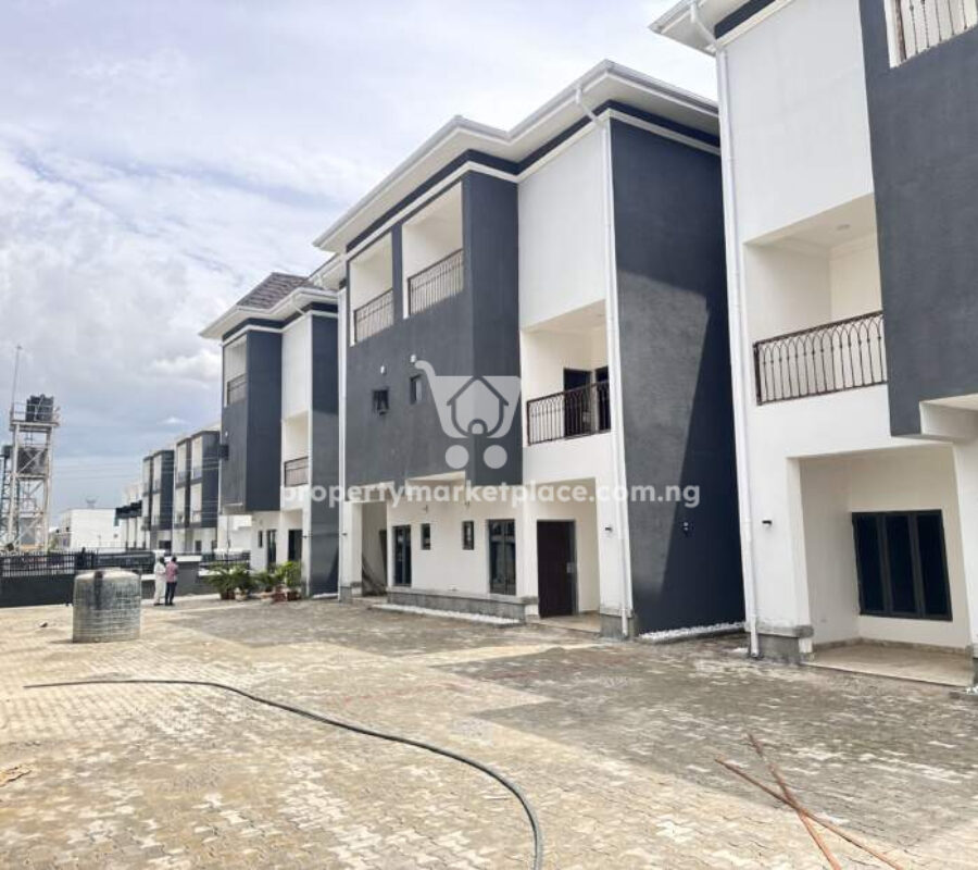 Luxurious & nicely finished 5 bedroom terrace duplex with Bq