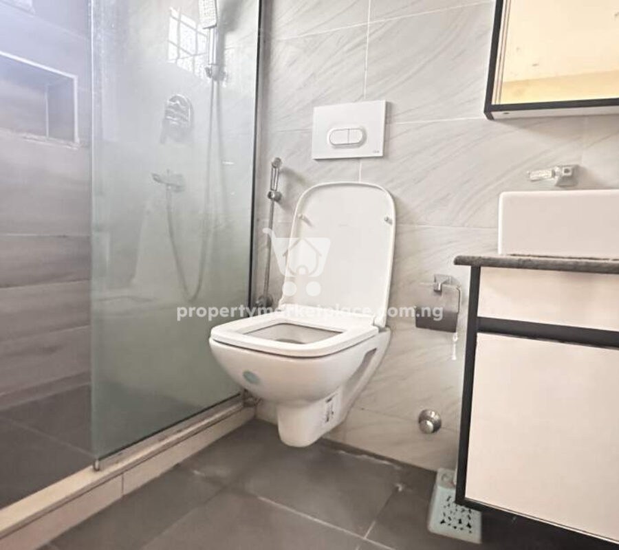 Massive 3 bedroom flat with Bq in a nice area