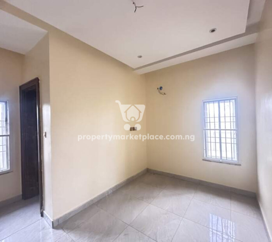 Massive 3 bedroom flat with Bq in a nice area