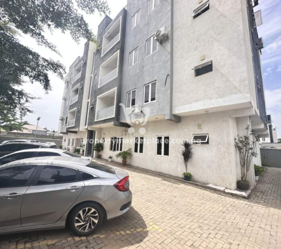 Massive 3 bedroom flat with Bq in a nice area
