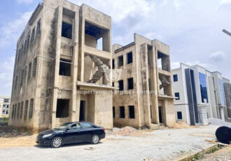 5 bedroom detached duplex with a room boys in a nice area