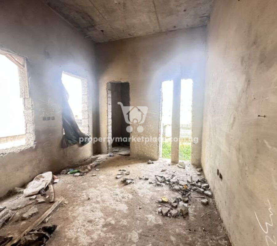 5 bedroom detached duplex with a room boys in a nice area