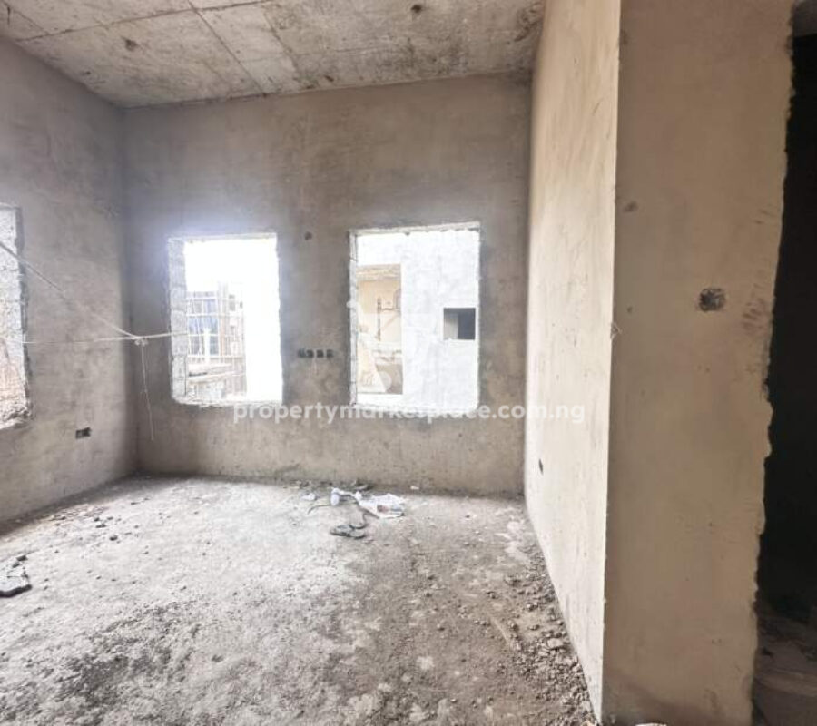 5 bedroom detached duplex with a room boys in a nice area
