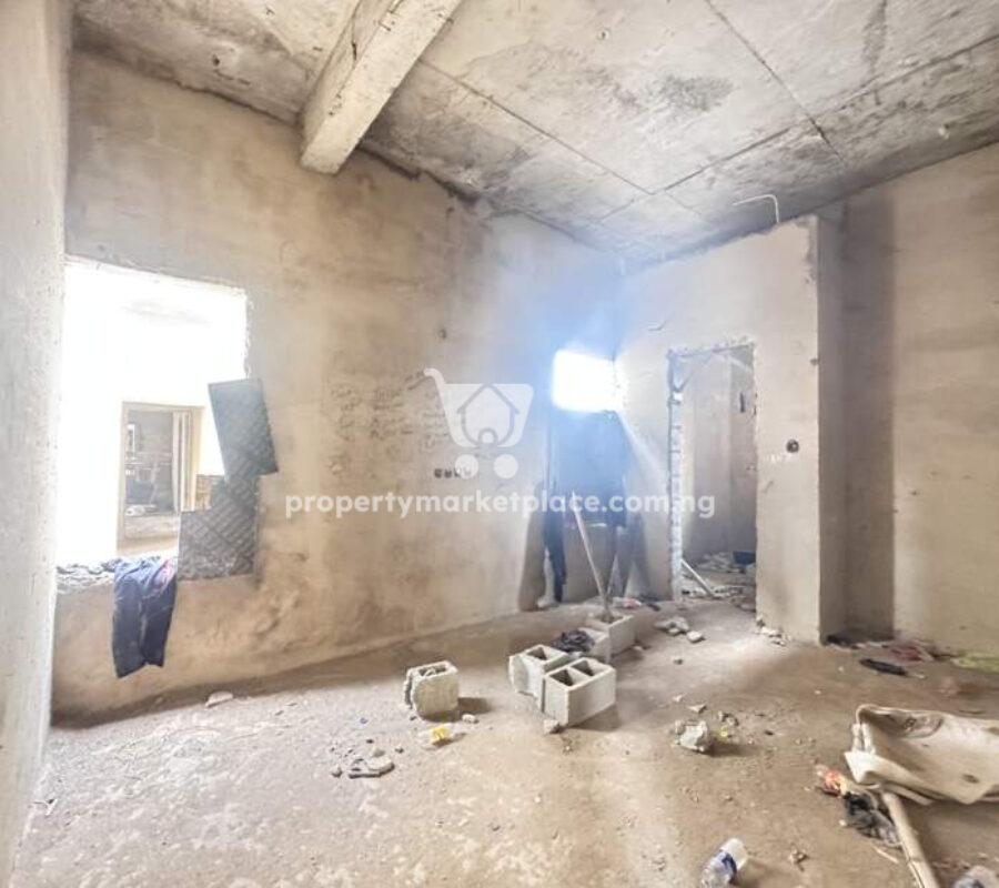 5 bedroom detached duplex with a room boys in a nice area