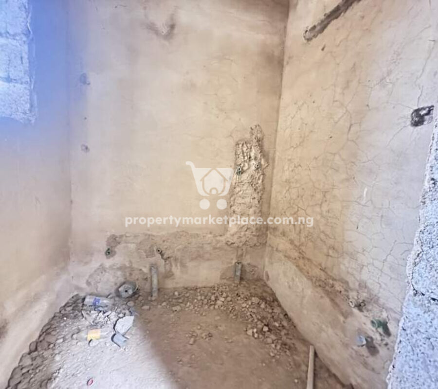 5 bedroom detached duplex with a room boys in a nice area