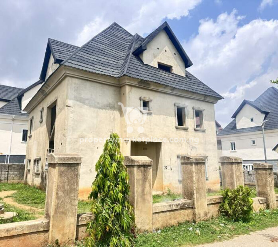 Solidly built 5 bedroom detached duplex with a room Bq