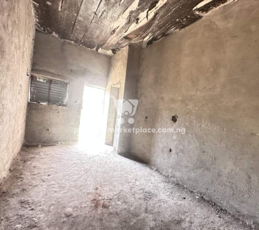 Solidly built 5 bedroom detached duplex with a room Bq