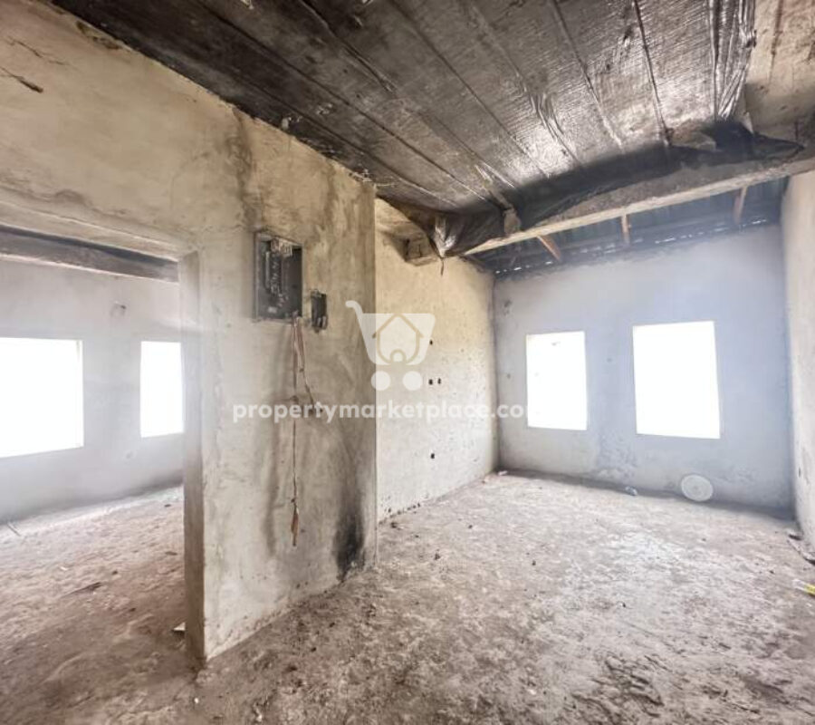 Solidly built 5 bedroom detached duplex with a room Bq