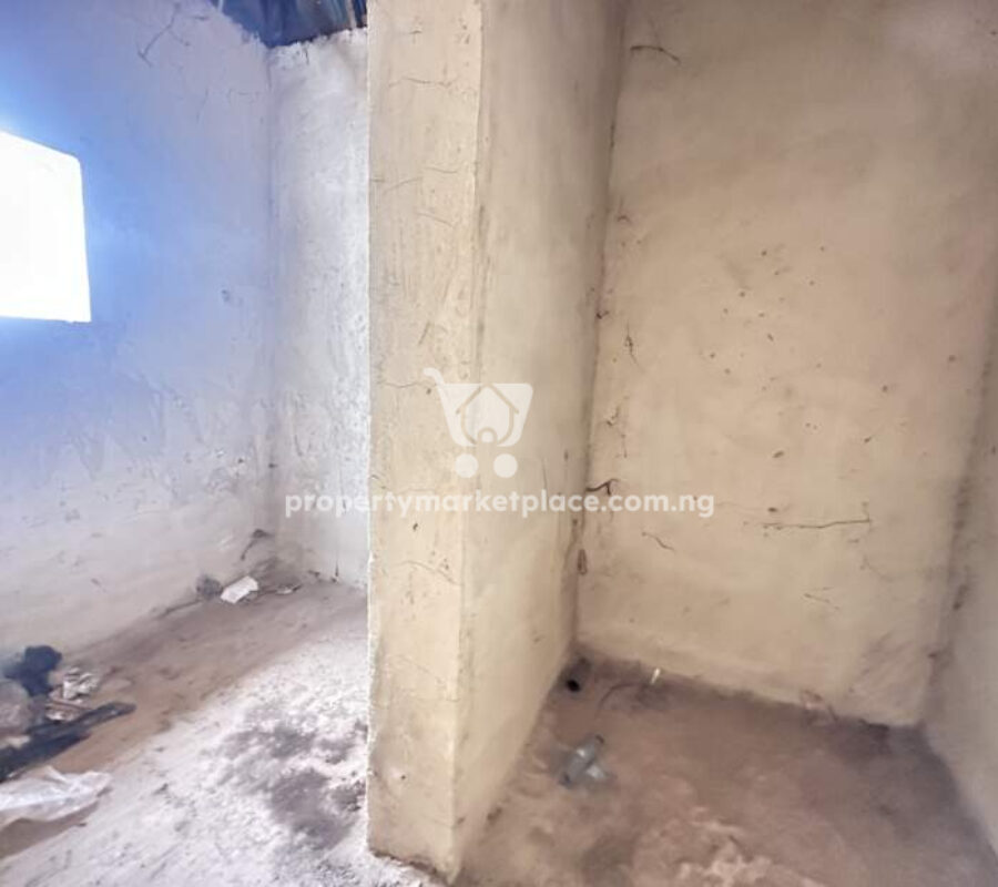 Solidly built 5 bedroom detached duplex with a room Bq
