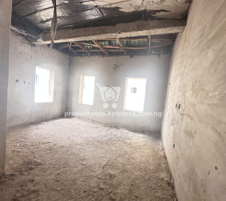 Solidly built 5 bedroom detached duplex with a room Bq