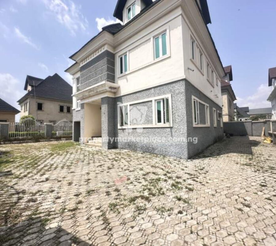 Newly built 5 bedroom detached duplex with penthouse