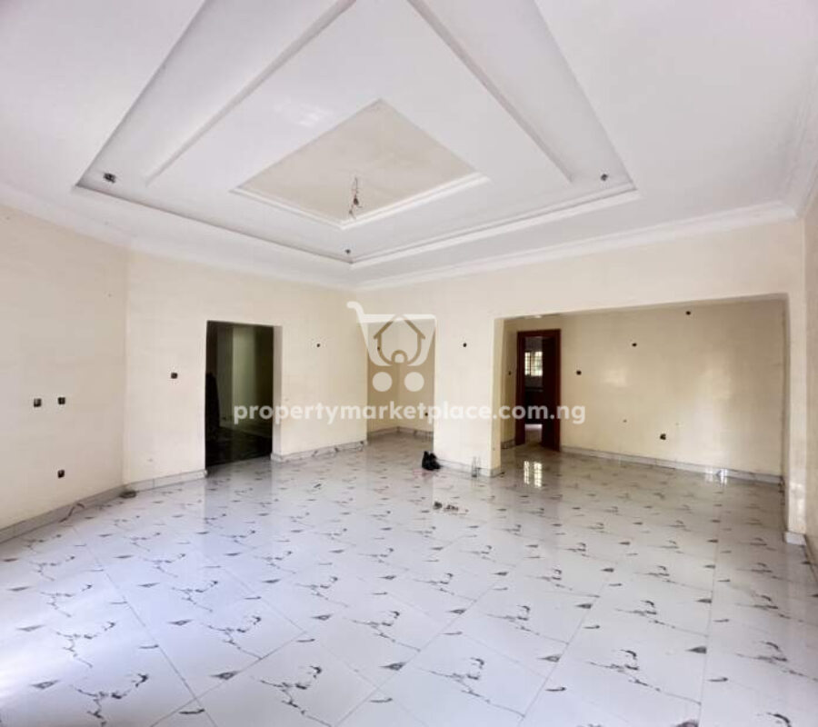 Newly built 5 bedroom detached duplex with penthouse