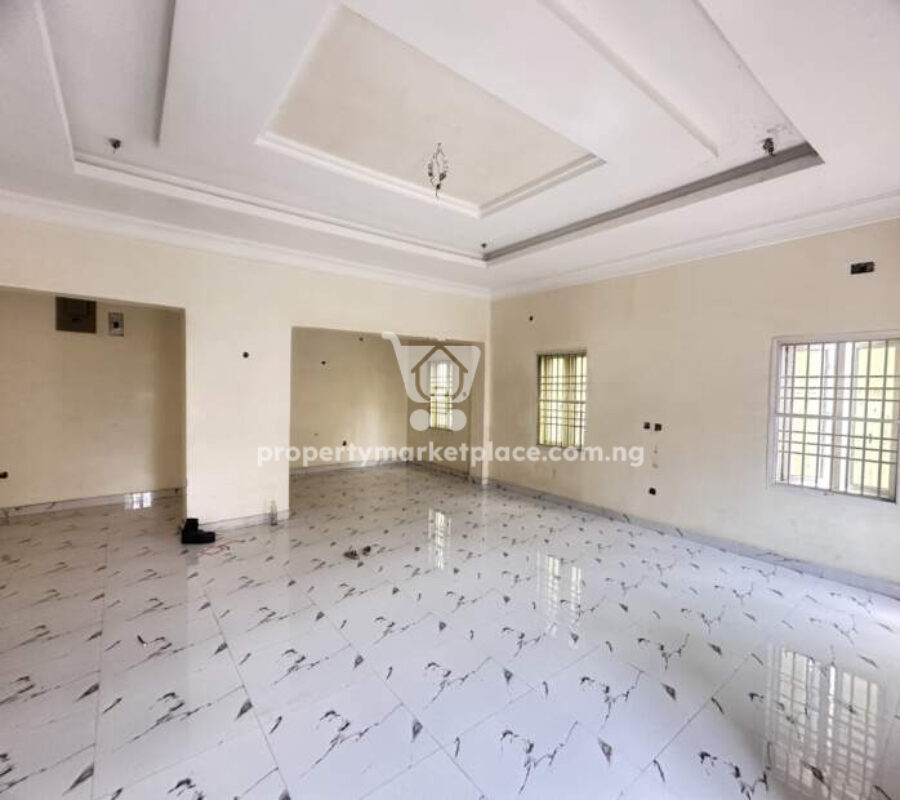 Newly built 5 bedroom detached duplex with penthouse