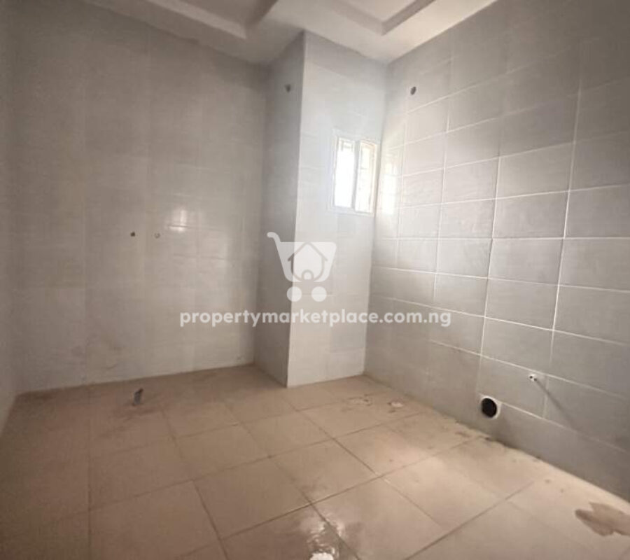 Newly built 5 bedroom detached duplex with penthouse
