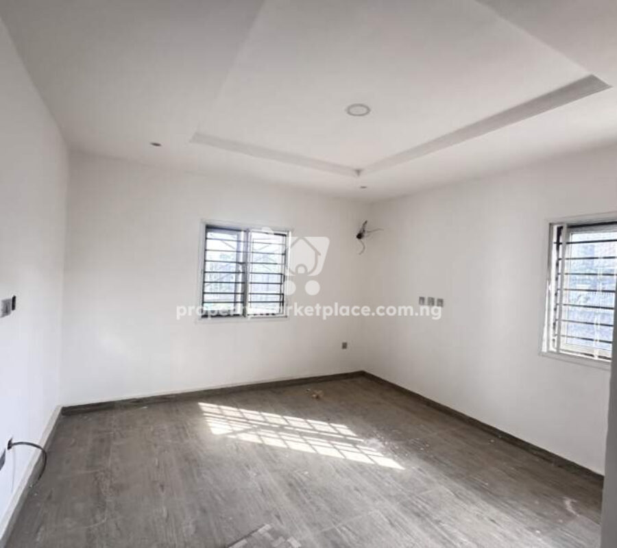 Luxurious 2 bedroom flat in a secured estate