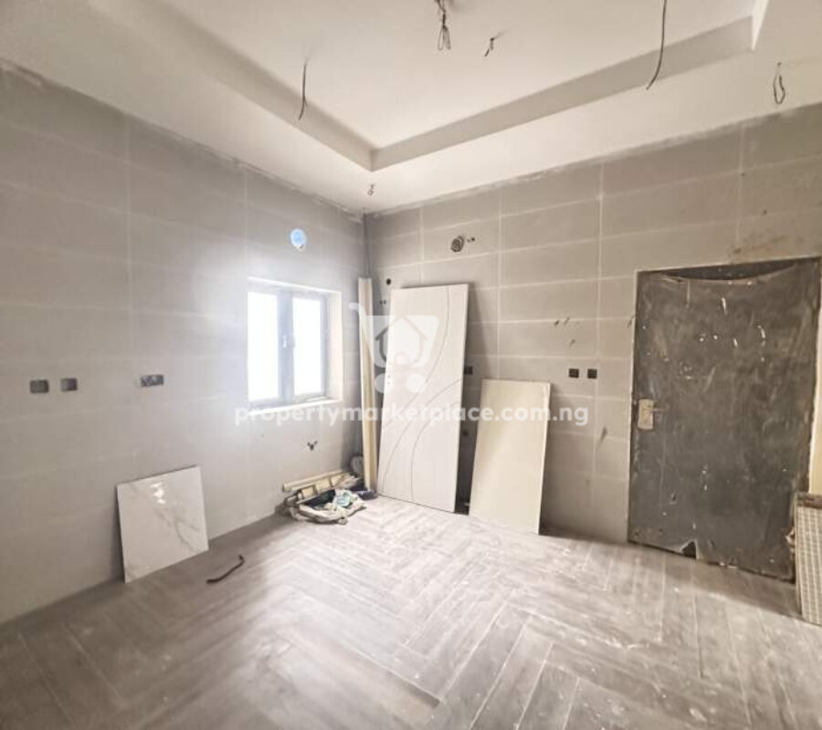 Solidly built & luxurious 5 bedroom terrace duplex with Bq