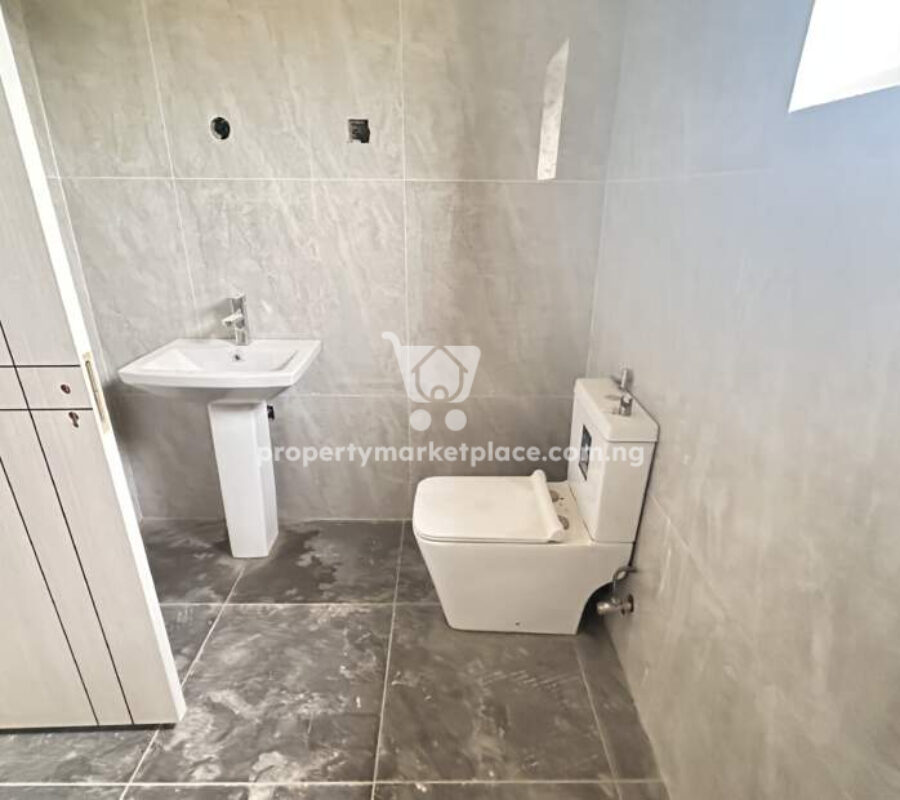 Solidly built & luxurious 5 bedroom terrace duplex with Bq