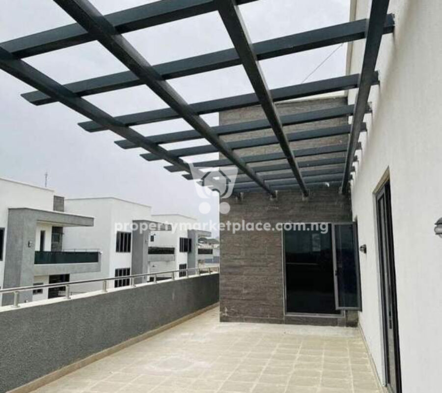 Contemporary 5 bedroom detached duplex with Bq