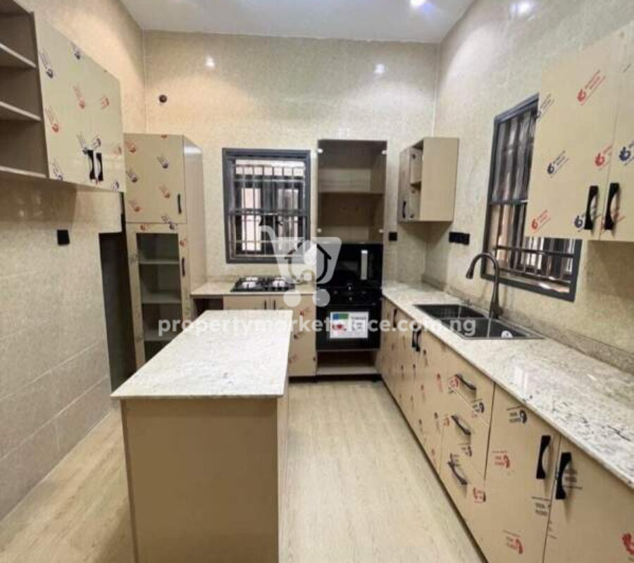 Contemporary 5 bedroom detached duplex with open rooftop