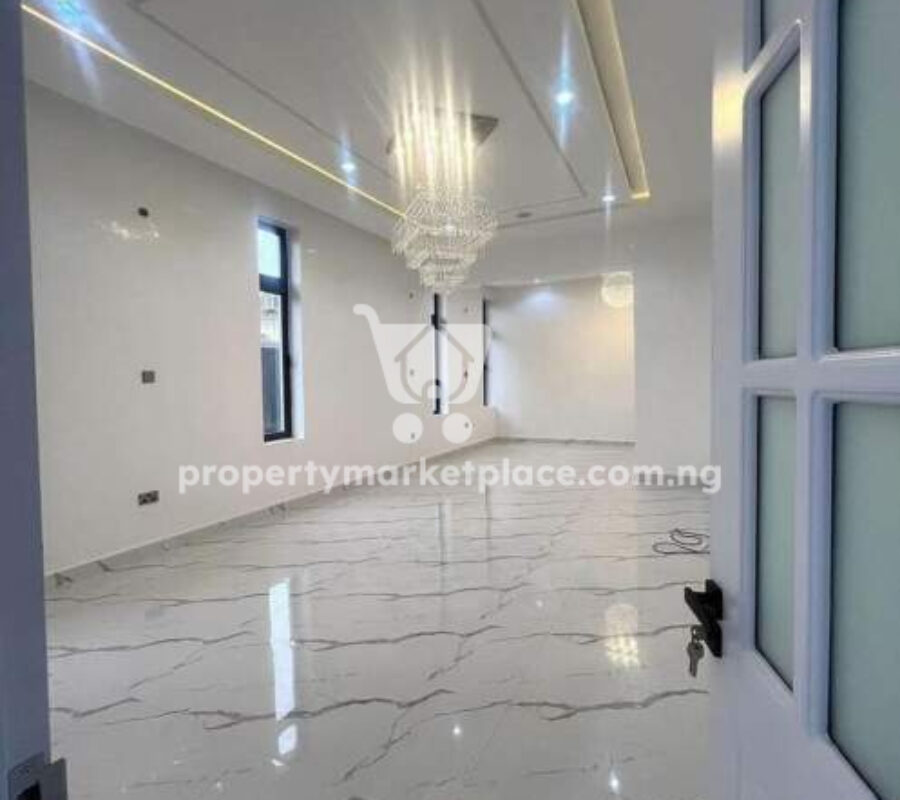 Solidly built smart 6 bedroom detached duplex