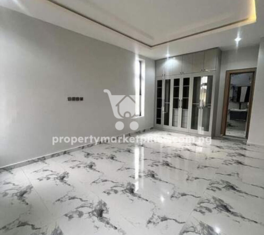 Solidly built smart 6 bedroom detached duplex