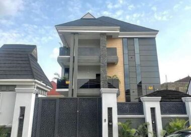 Solidly built smart 6 bedroom detached duplex