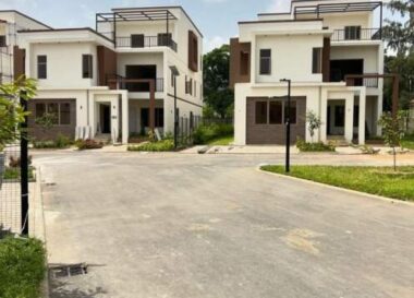 Massive 5 bedroom detached duplex with classy finishing