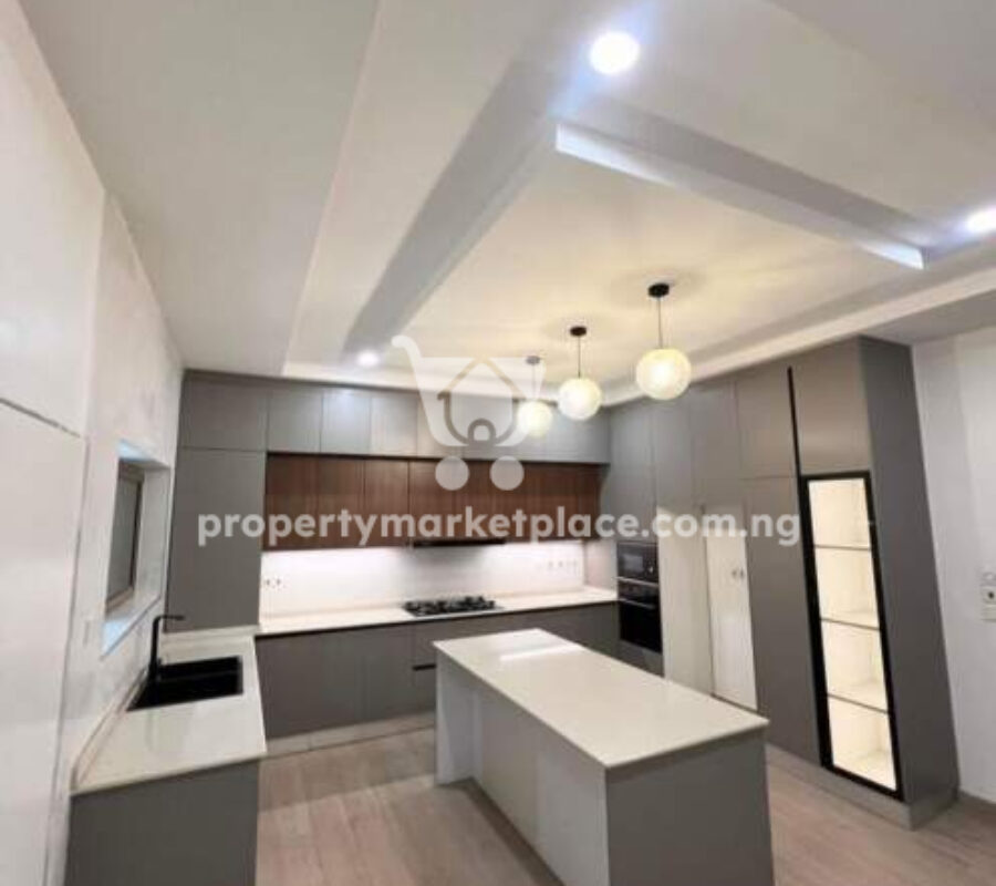 Massive 5 bedroom detached duplex with classy finishing