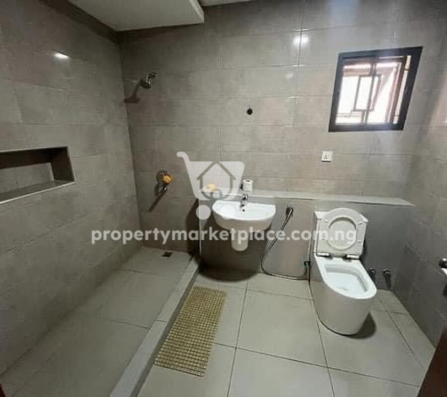 Massive & tastefully finished 5 bedroom detached duplex