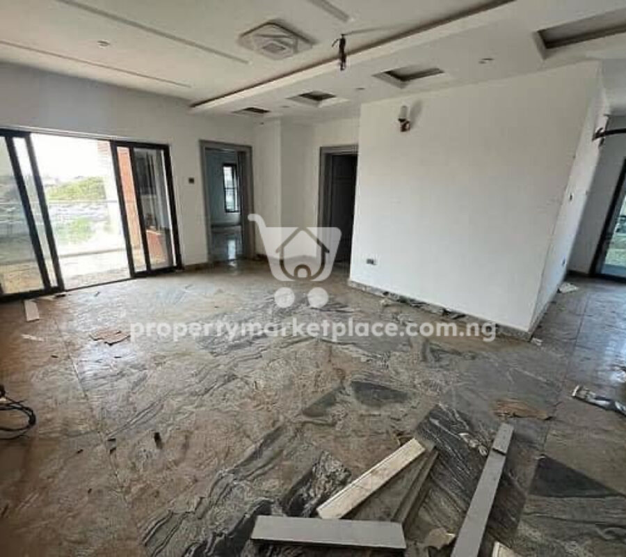 Spacious and nicely finished 2 bedroom flat