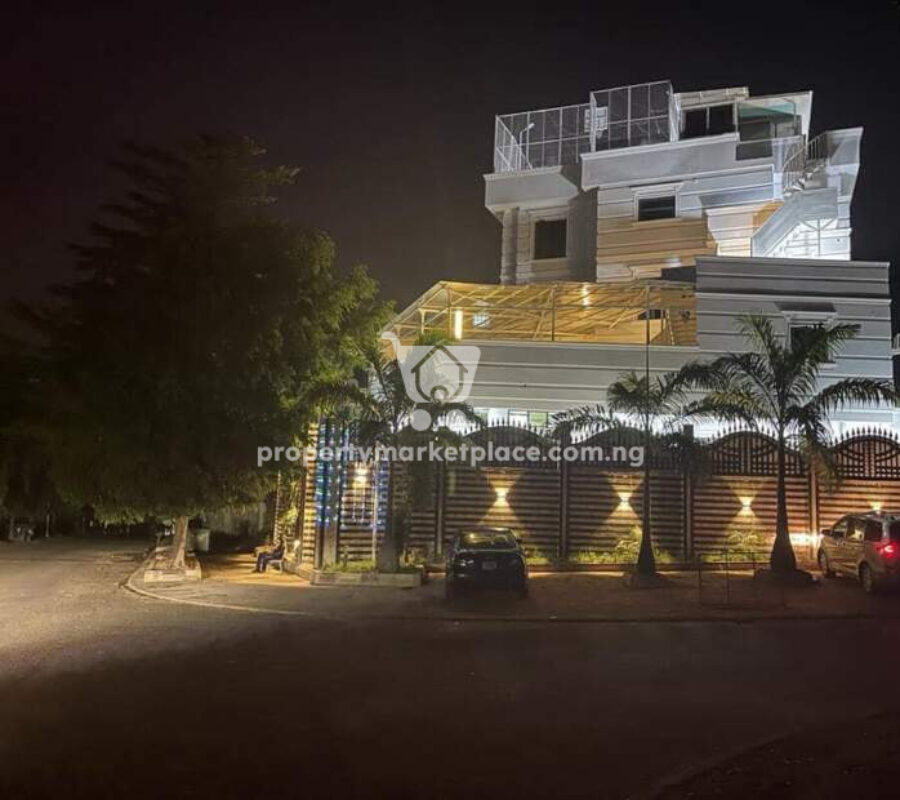 Lavishly finished 27 rooms hotel