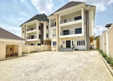 Massive & superbly finished 7 bedroom detached duplex