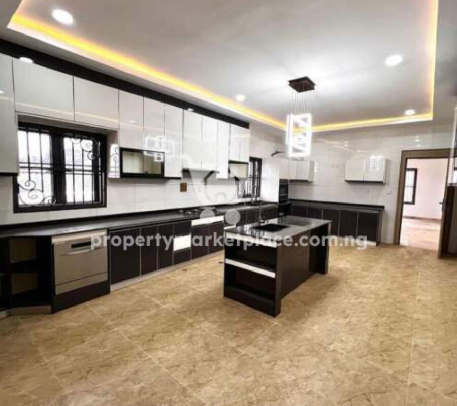 Massive & superbly finished 7 bedroom detached duplex
