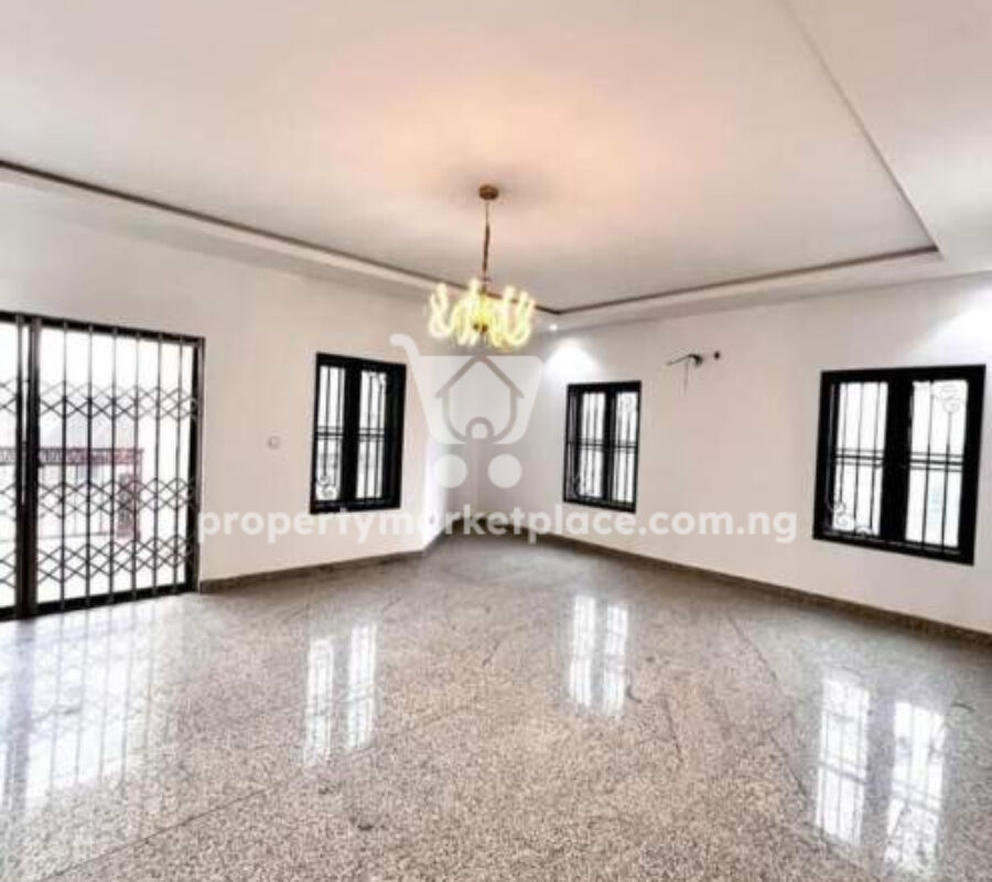 Massive & superbly finished 7 bedroom detached duplex