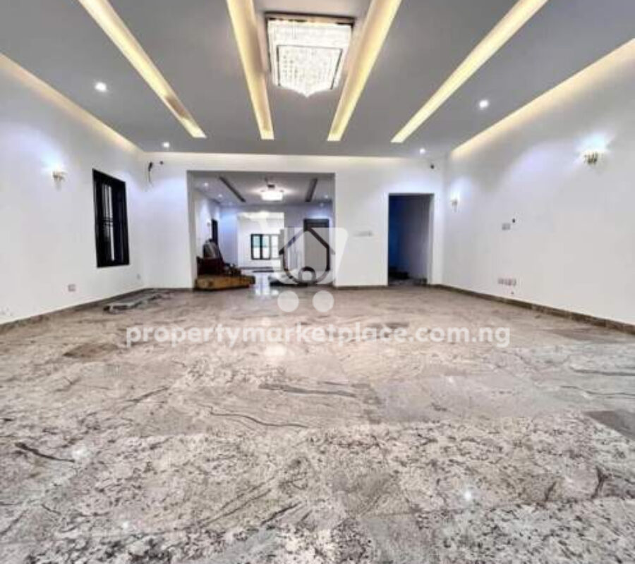 Massive & superbly finished 7 bedroom detached duplex