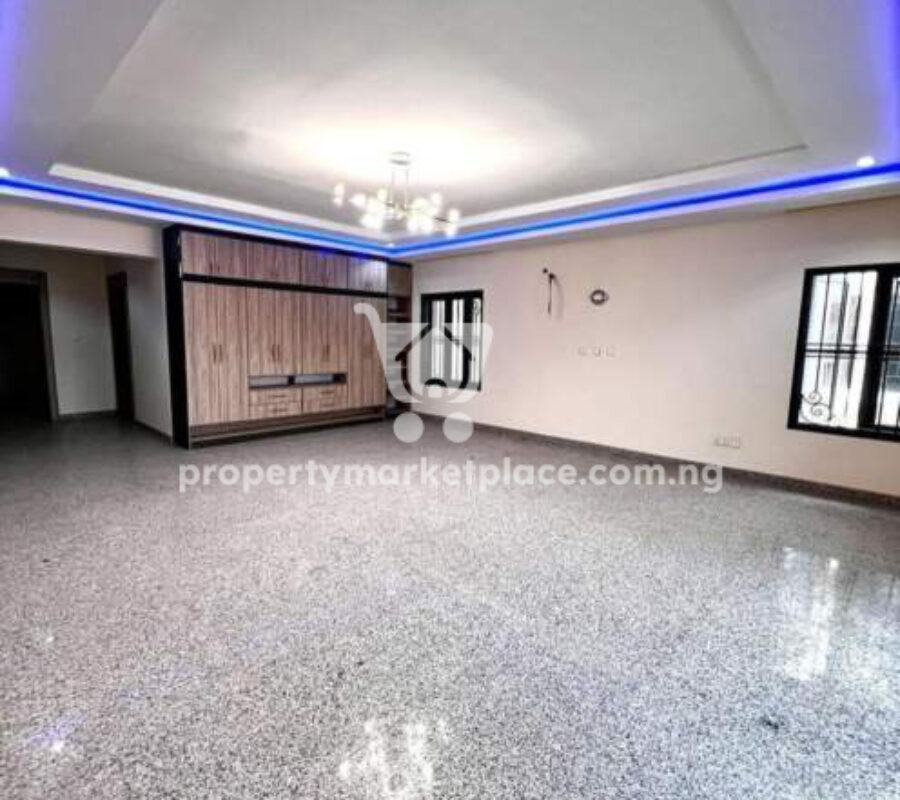 Massive & superbly finished 7 bedroom detached duplex