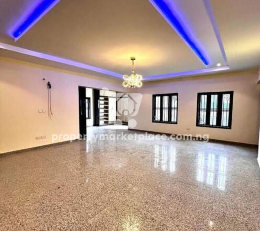 Massive & superbly finished 7 bedroom detached duplex