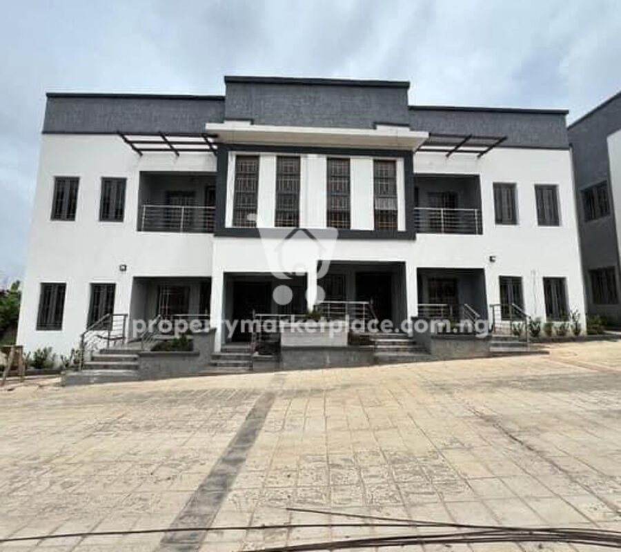 Luxurious & nicely finished 2 bedroom flat