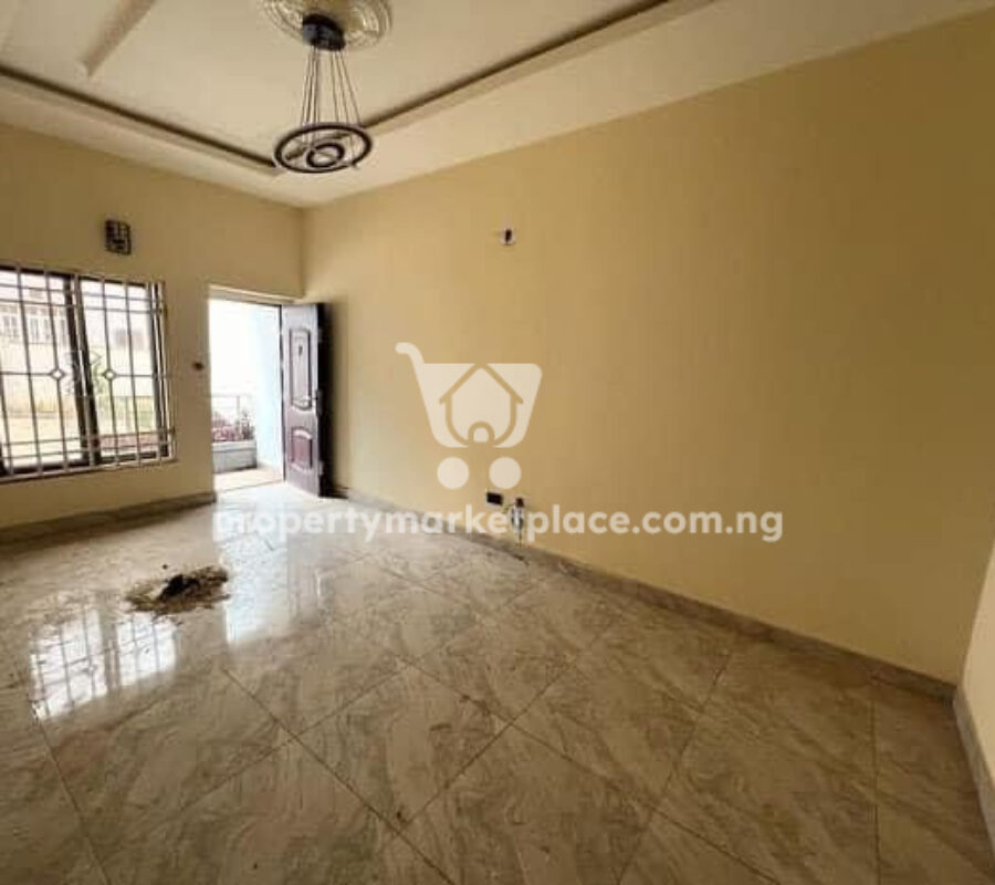 Luxurious & nicely finished 2 bedroom flat