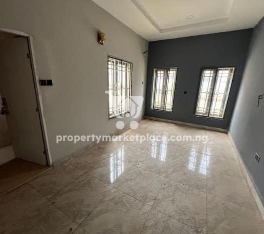Luxurious & nicely finished 2 bedroom flat