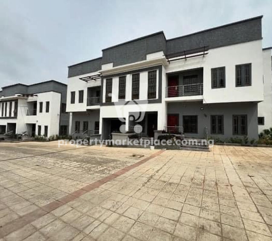 Luxurious & nicely finished 2 bedroom flat
