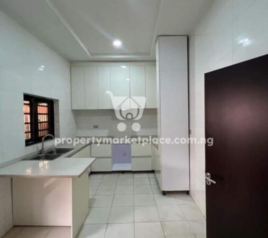 Solidly built & luxurious 4 bedroom terrace duplex with Bq