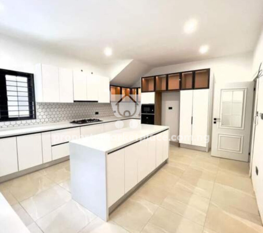 Lavishly finished 7 bedroom automated duplex