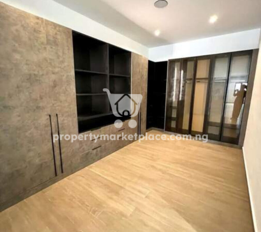 Lavishly finished 7 bedroom automated duplex