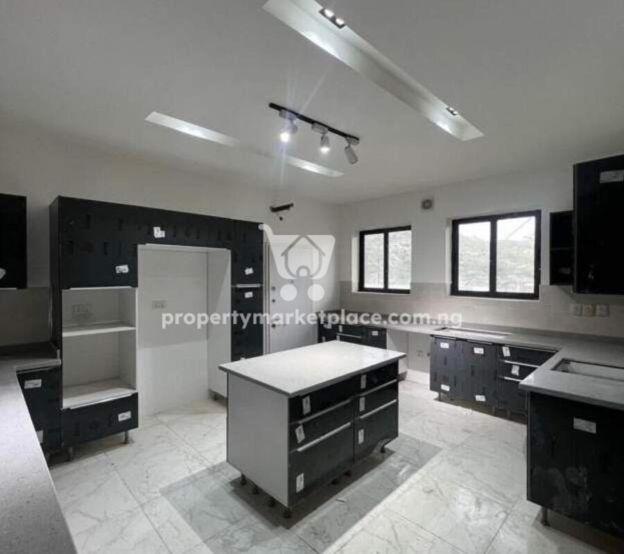 Superbly built 5 bedroom semi detached duplex with Bq