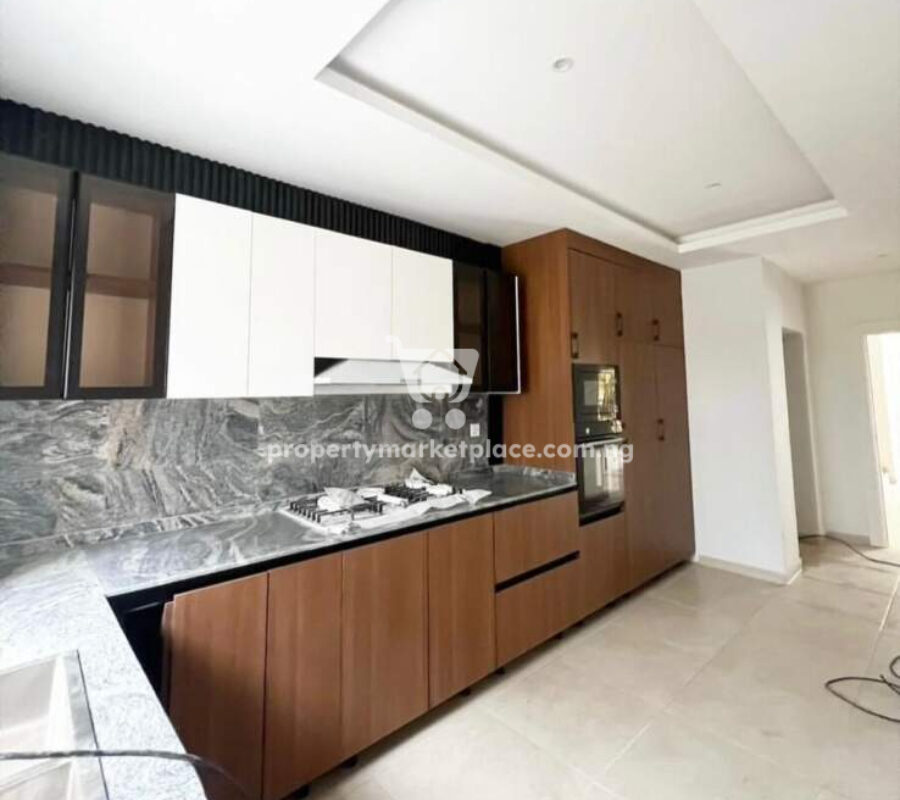 Smart 4 bedroom terrace duplex with Bq
