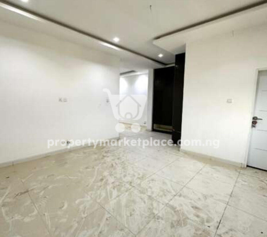 Newly built 4 bedroom terrace duplex with Bq in an Estate
